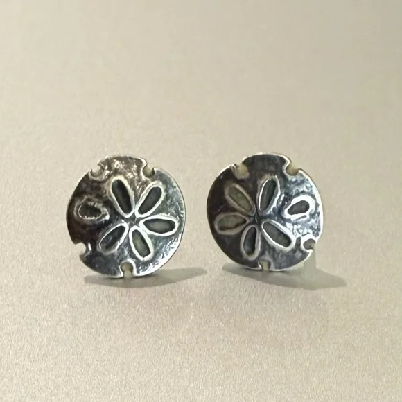 James Avery Sterling Silver Sand Dollar Studs - Picture 1 of 2